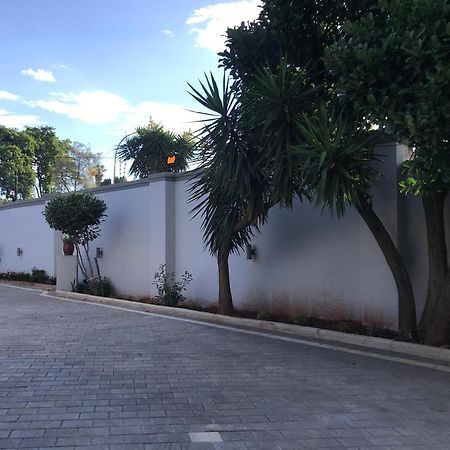 Aluve Guesthouse جوهانسبورغ المظهر الخارجي الصورة