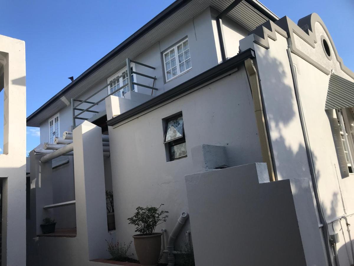 Aluve Guesthouse جوهانسبورغ المظهر الخارجي الصورة