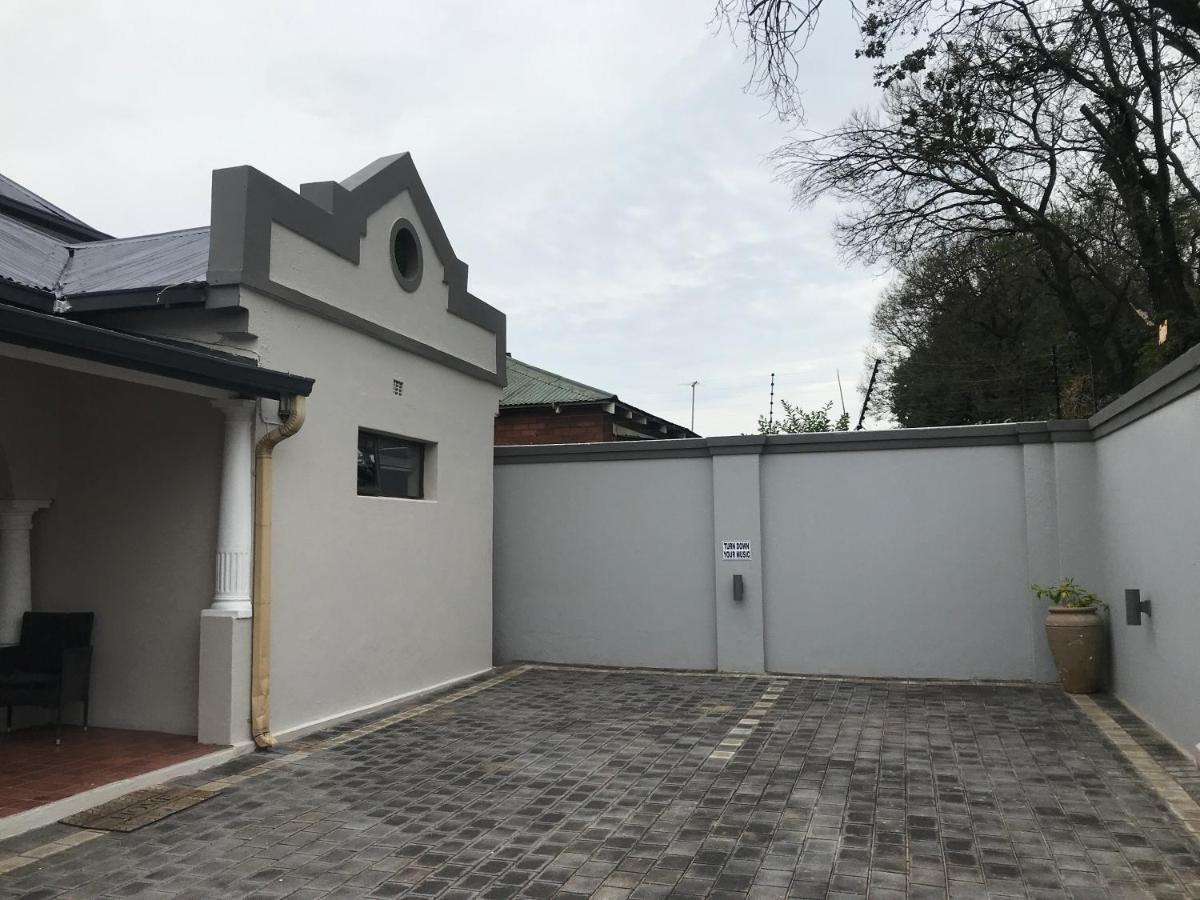 Aluve Guesthouse جوهانسبورغ المظهر الخارجي الصورة